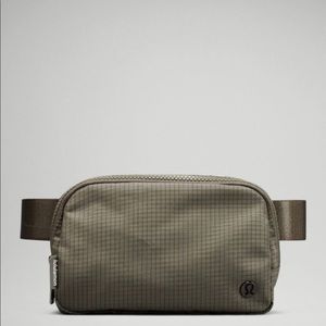 Lululemon Everywhere Belt Bag Carob Brown Price Firm
